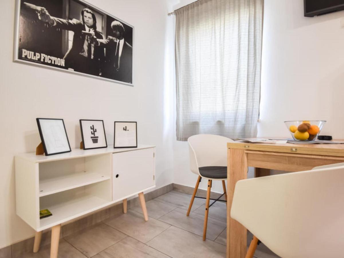 Studios Barre With Jacuzzi Rovinj Eksteriør billede